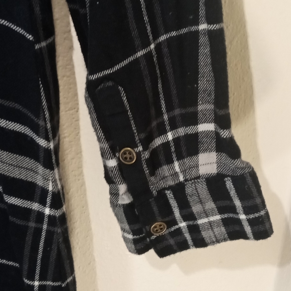 NWOT | MERONA BLACK & WHITE BOTTOM PLAID SHIRT SIZE MEDIUM - Picture 5 of 11